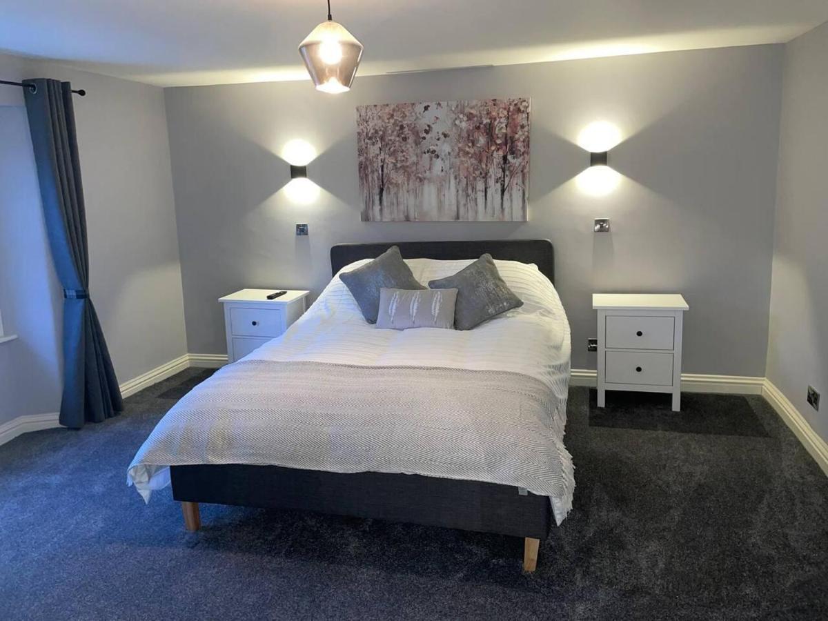 Cosy Apartment Above Village Pub バクストン エクステリア 写真