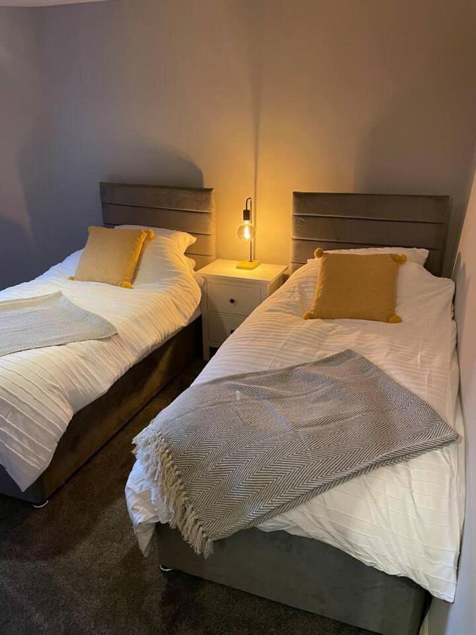 Cosy Apartment Above Village Pub バクストン エクステリア 写真