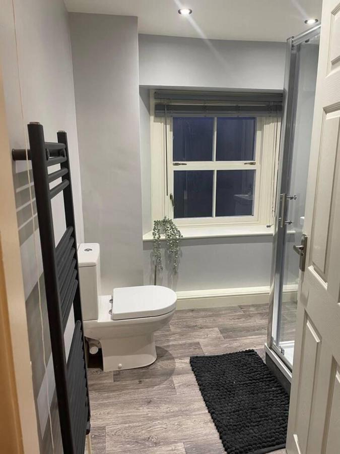 Cosy Apartment Above Village Pub バクストン エクステリア 写真